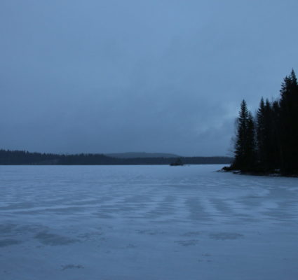 Hiking deep into Nordmarka - Icy lake